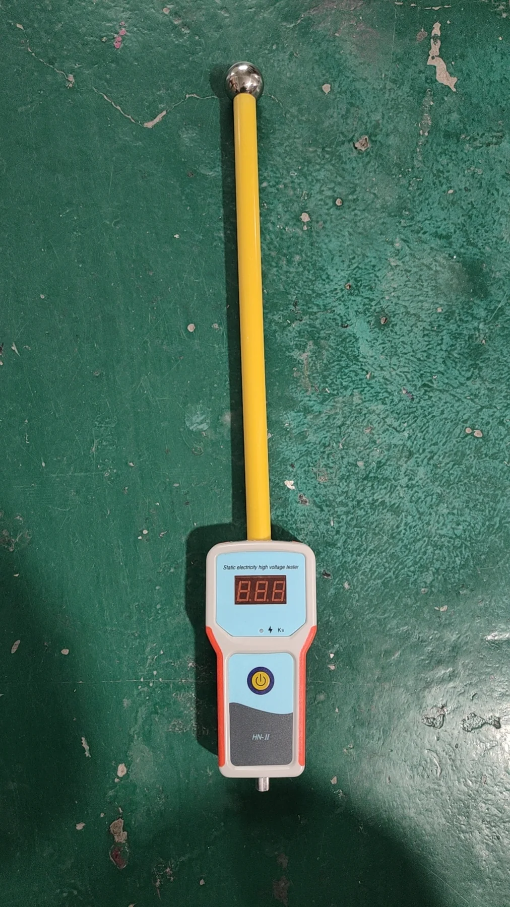 Electrostatic measurement tool with insulated yellow probe