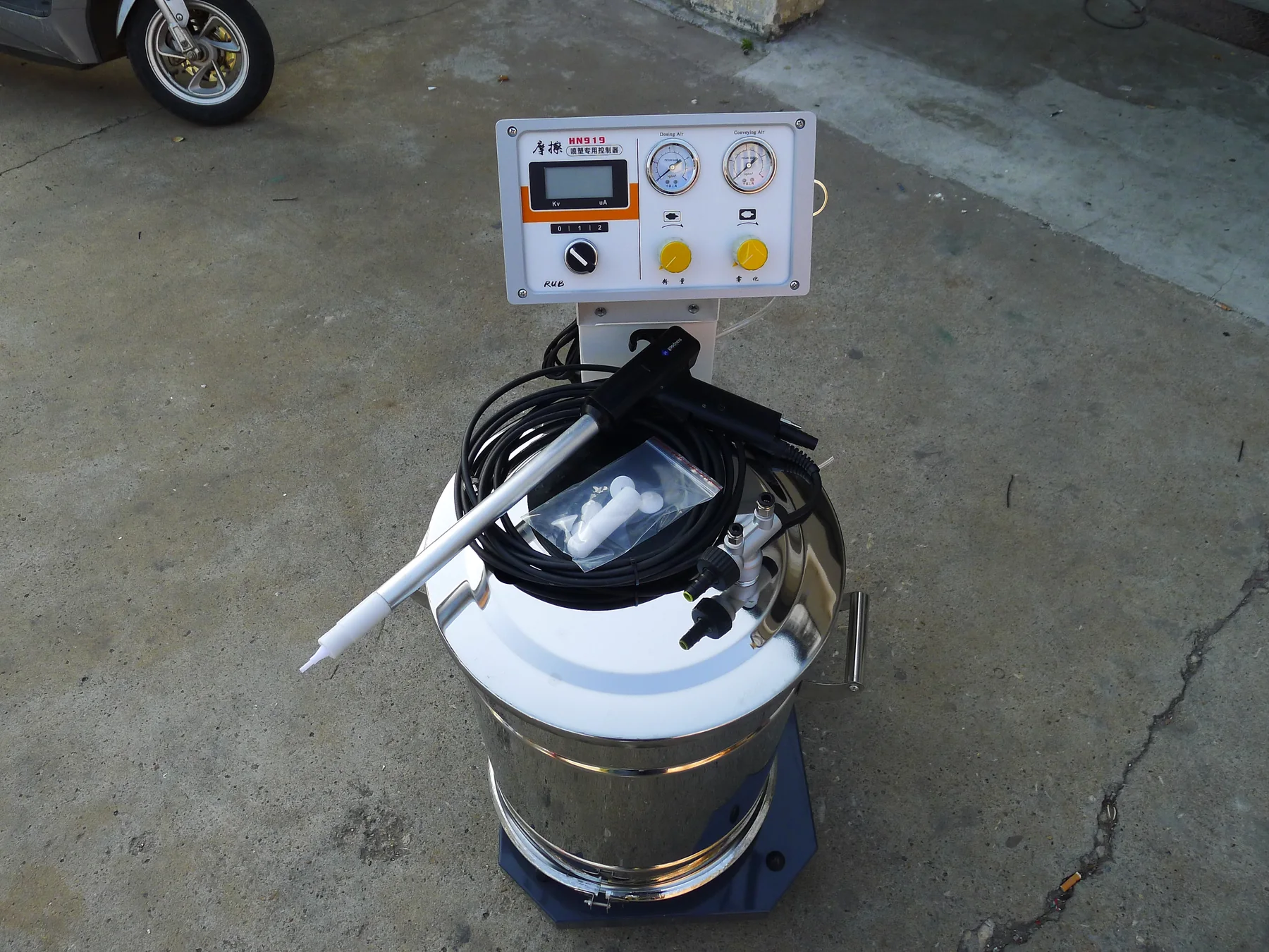 Actual HN919 manual tribo powder configuration
